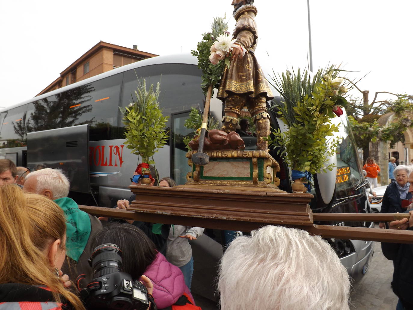 A San Isidro solo hay un camino en Dueñas