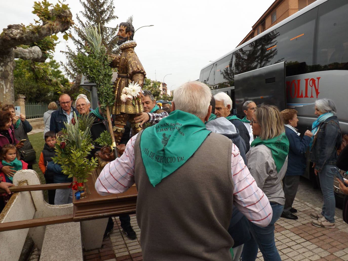 A San Isidro solo hay un camino en Dueñas