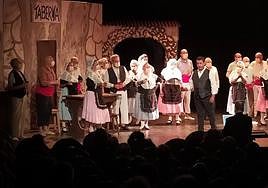 Miembros de la Asociación Lírica Bohemios escenifican 'Ecos de un pueblo marinero' durante la pandemia.