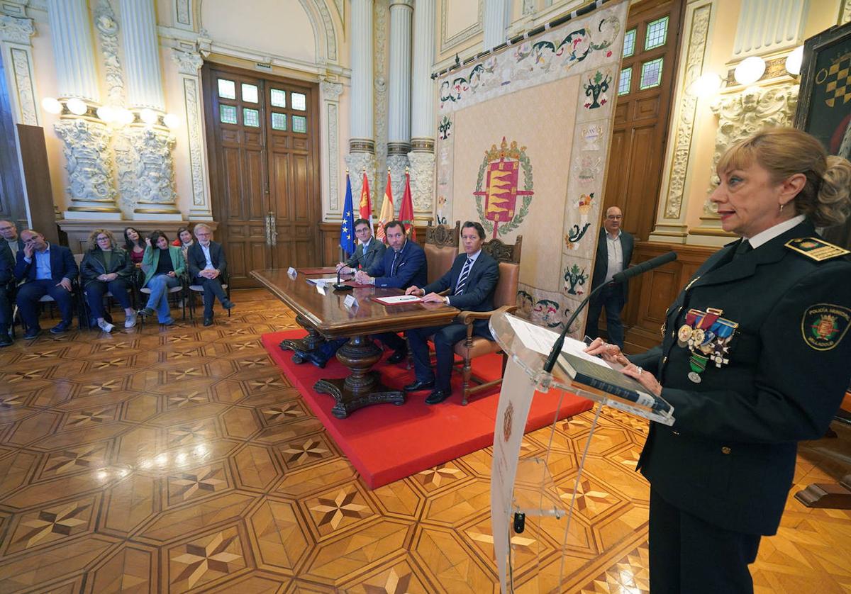 Toma de posesión de la superintendente de la Policía Municipal de Valladolid, Julia González.