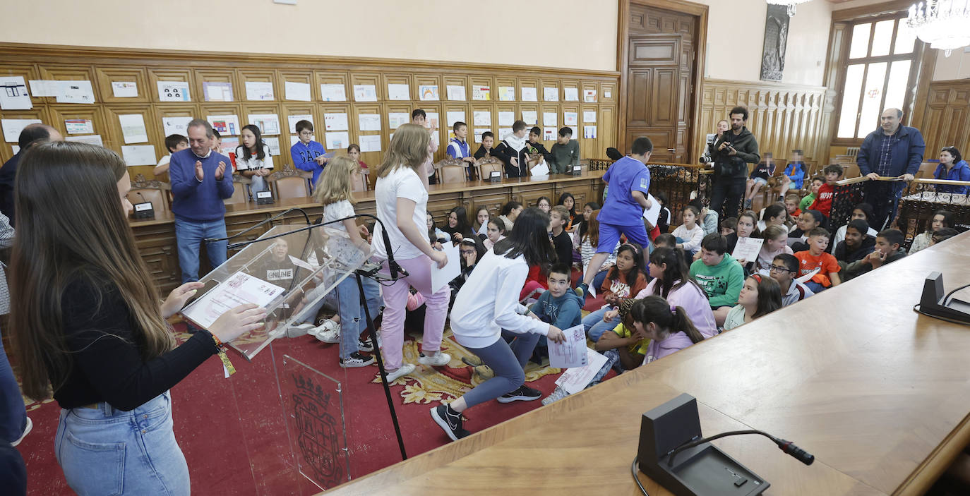 Diplomas por fomentar el pequeño comercio en Palencia