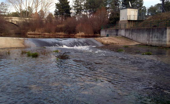 Estación de aforo de la CHD en el río Cega.