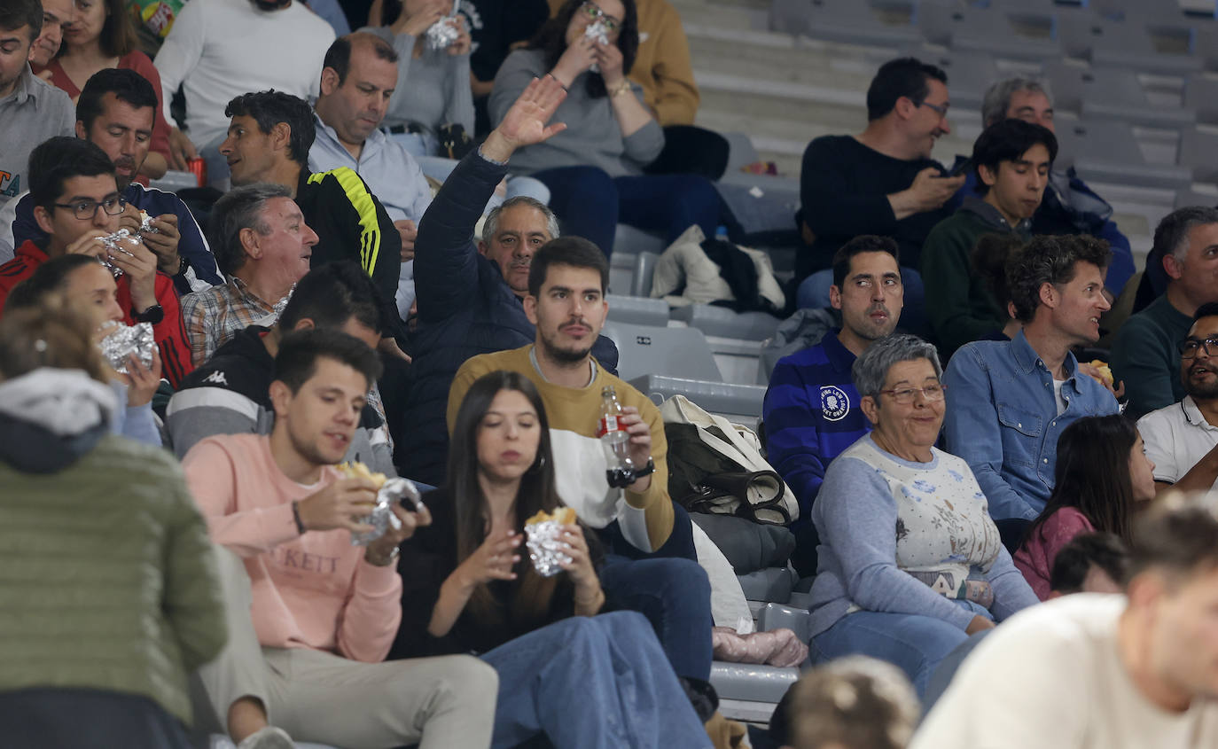 Búscate en las gradas del Zunder Palencia-Melilla