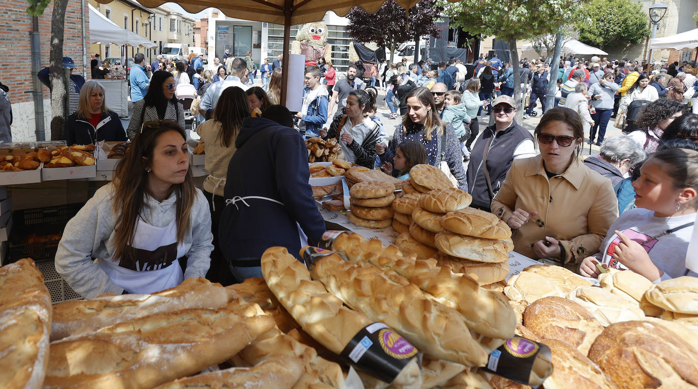 21 puestos engrandecen la Feria del Pan de Grijota