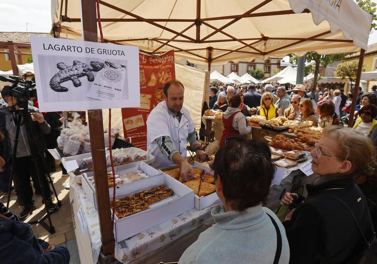 Los tradicionales 'lagartos' de Grijota han sido un rotundo éxito en la Feria del Pan.