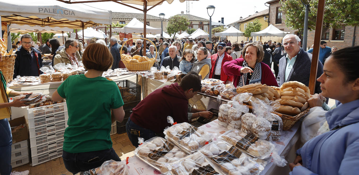 21 puestos engrandecen la Feria del Pan de Grijota