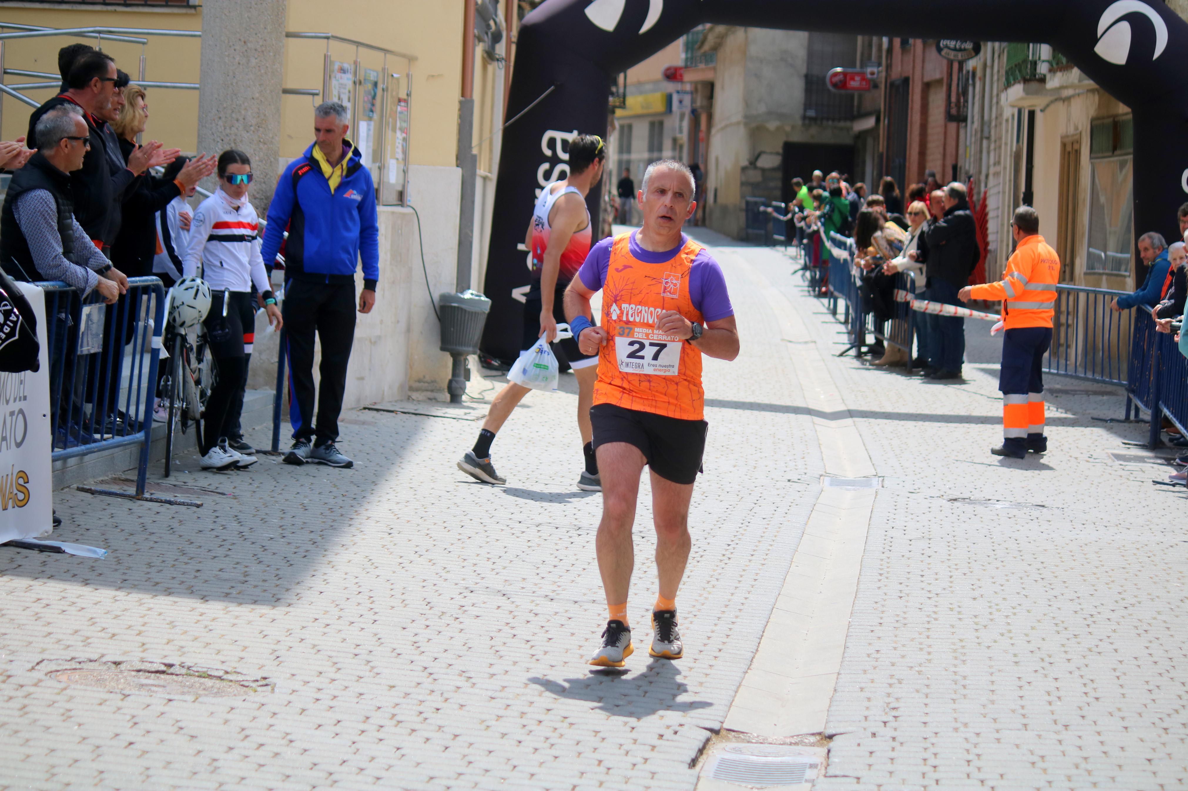 Javier Sangrador y Marta Medina reinan en la XXXVII Media Maratón del Cerrato