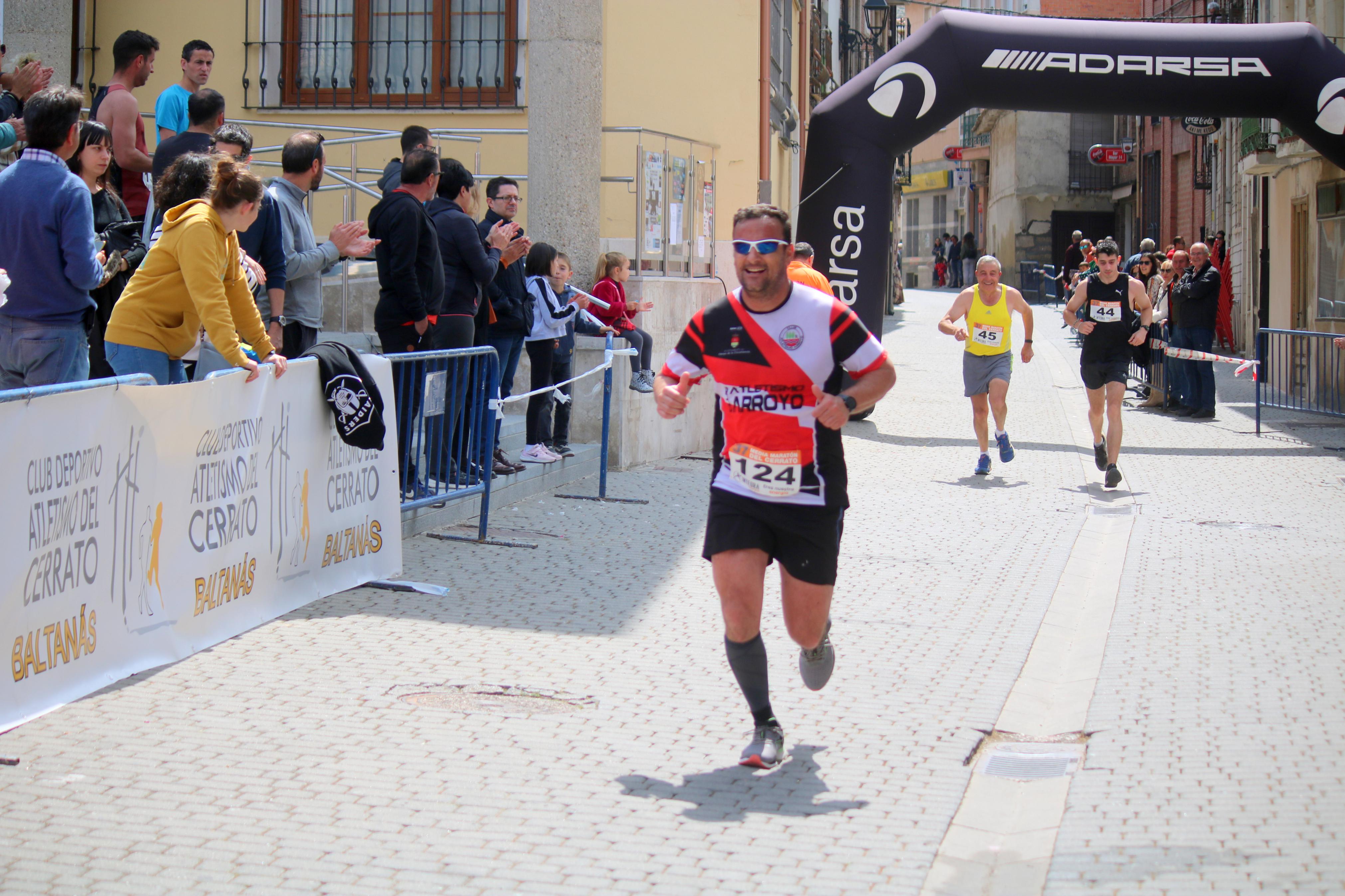 Javier Sangrador y Marta Medina reinan en la XXXVII Media Maratón del Cerrato