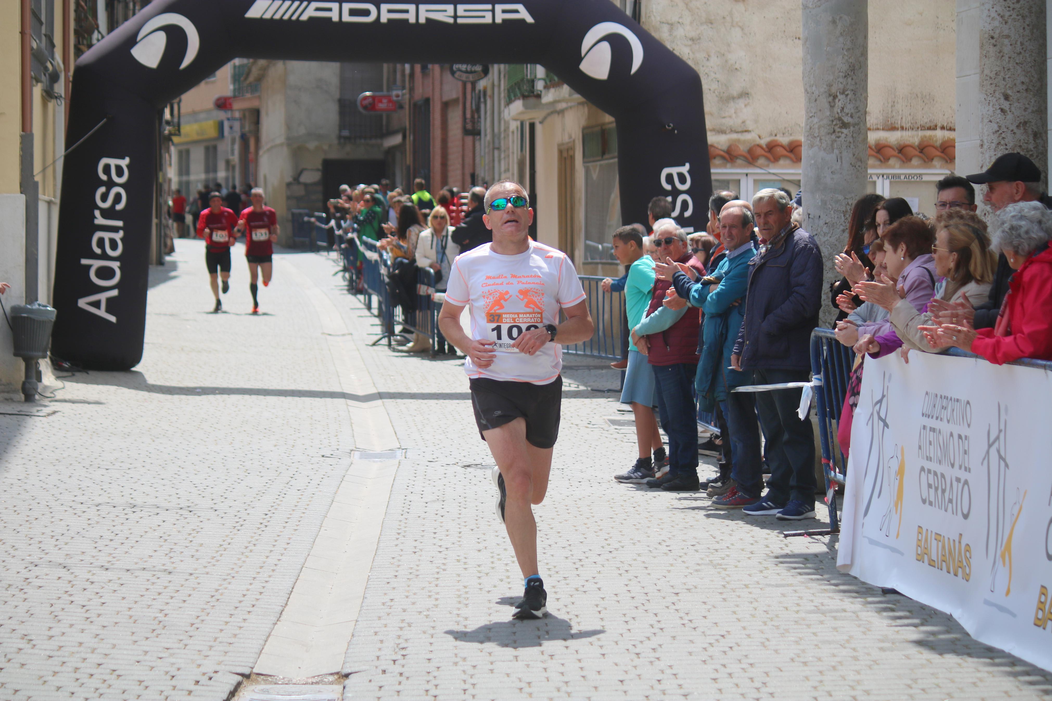 Javier Sangrador y Marta Medina reinan en la XXXVII Media Maratón del Cerrato