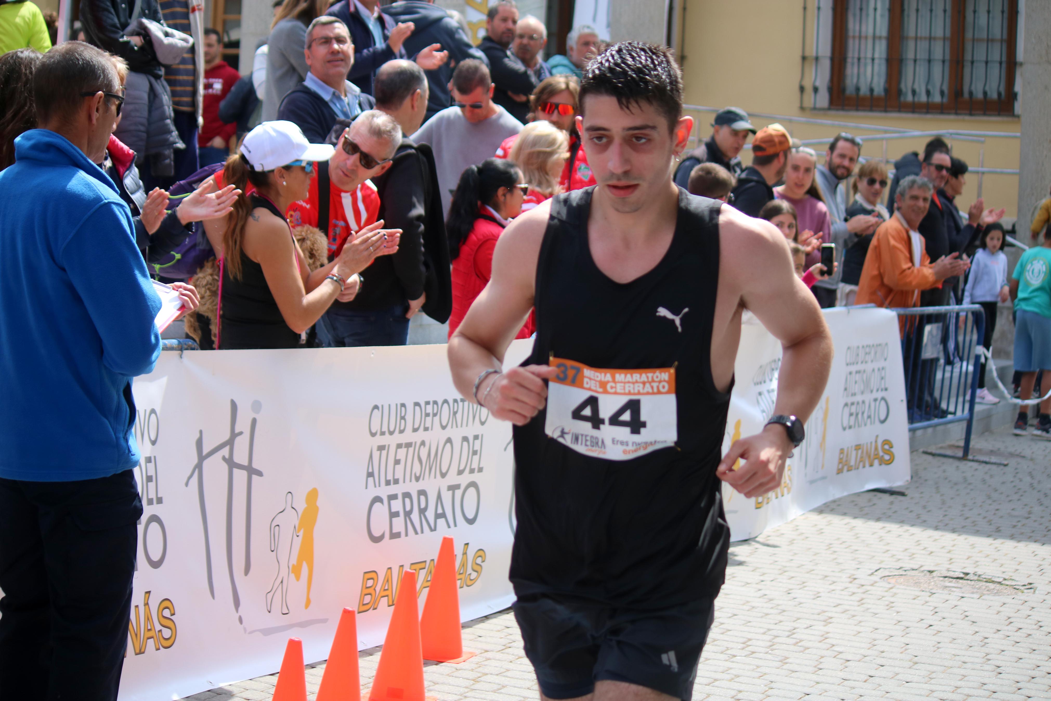 Javier Sangrador y Marta Medina reinan en la XXXVII Media Maratón del Cerrato