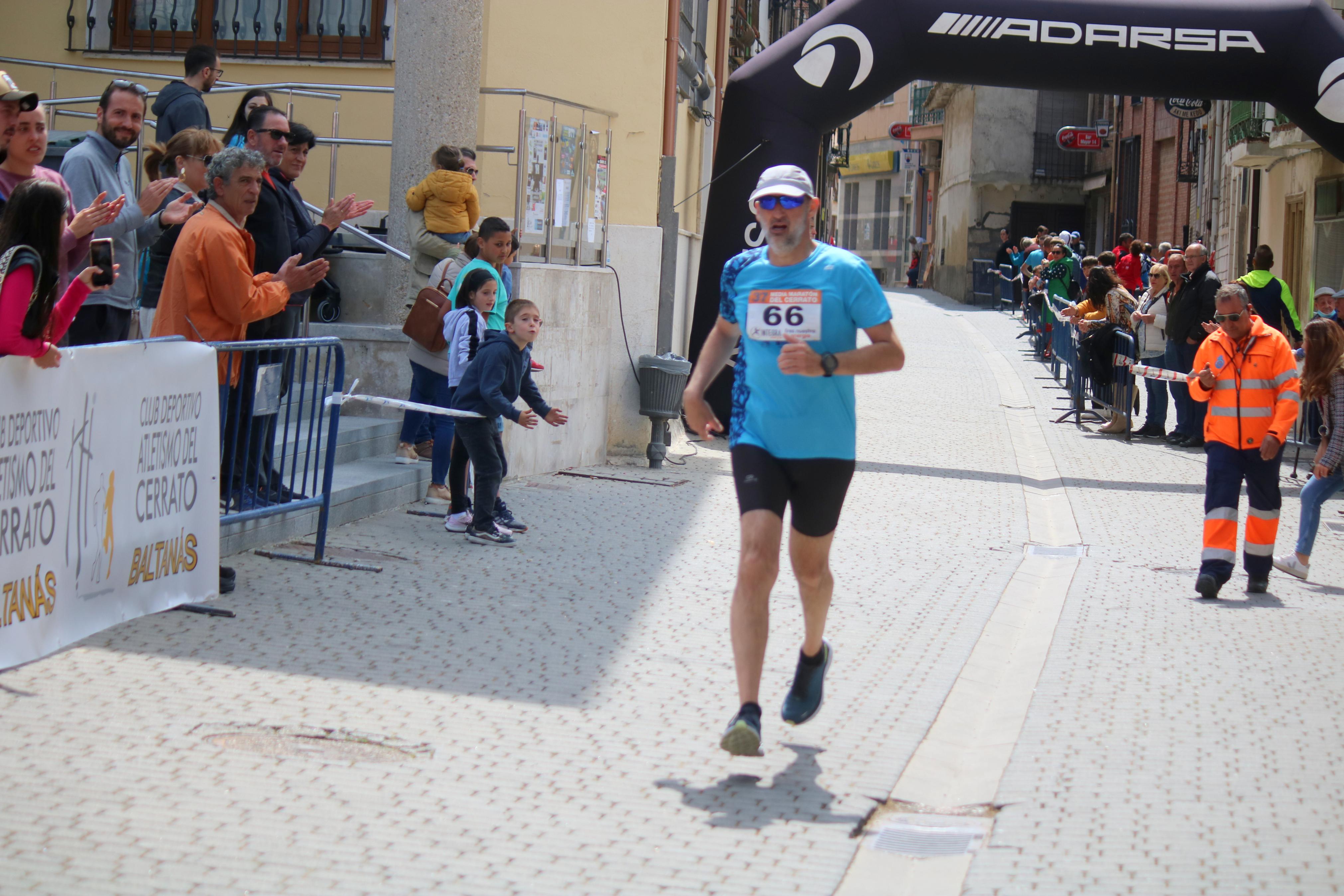 Javier Sangrador y Marta Medina reinan en la XXXVII Media Maratón del Cerrato