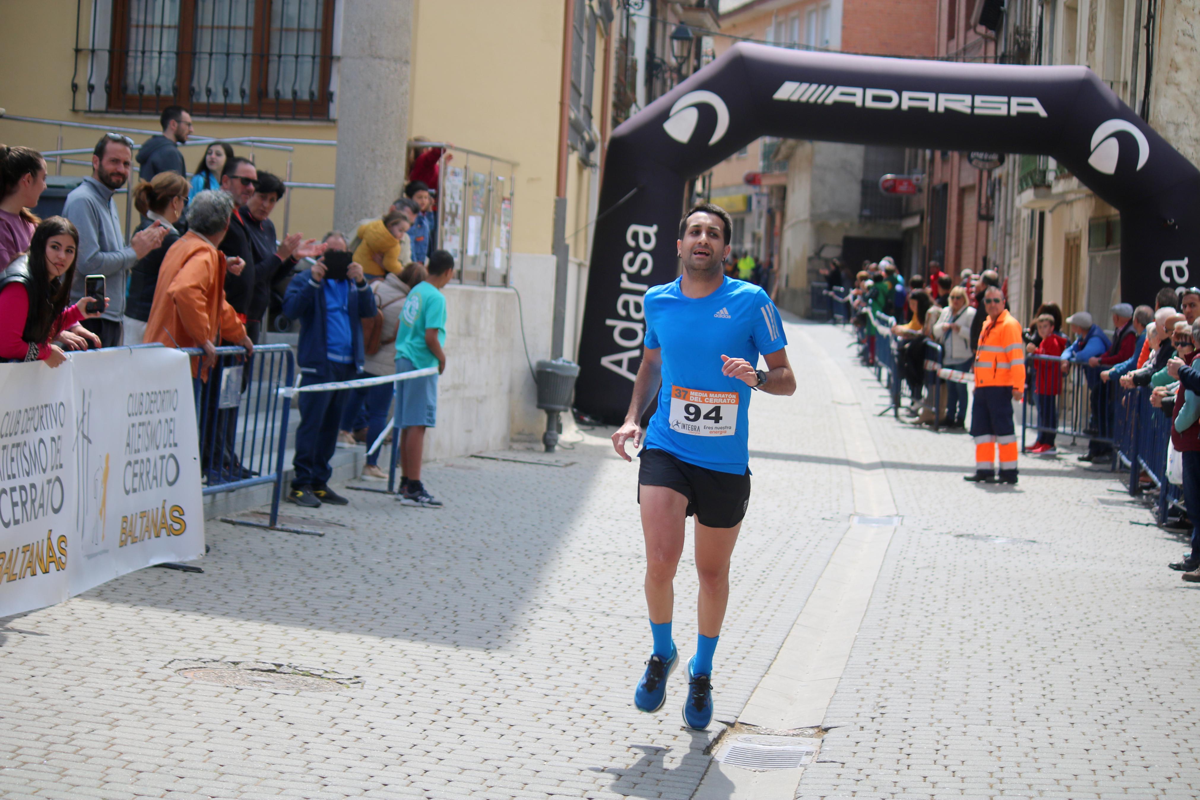 Javier Sangrador y Marta Medina reinan en la XXXVII Media Maratón del Cerrato