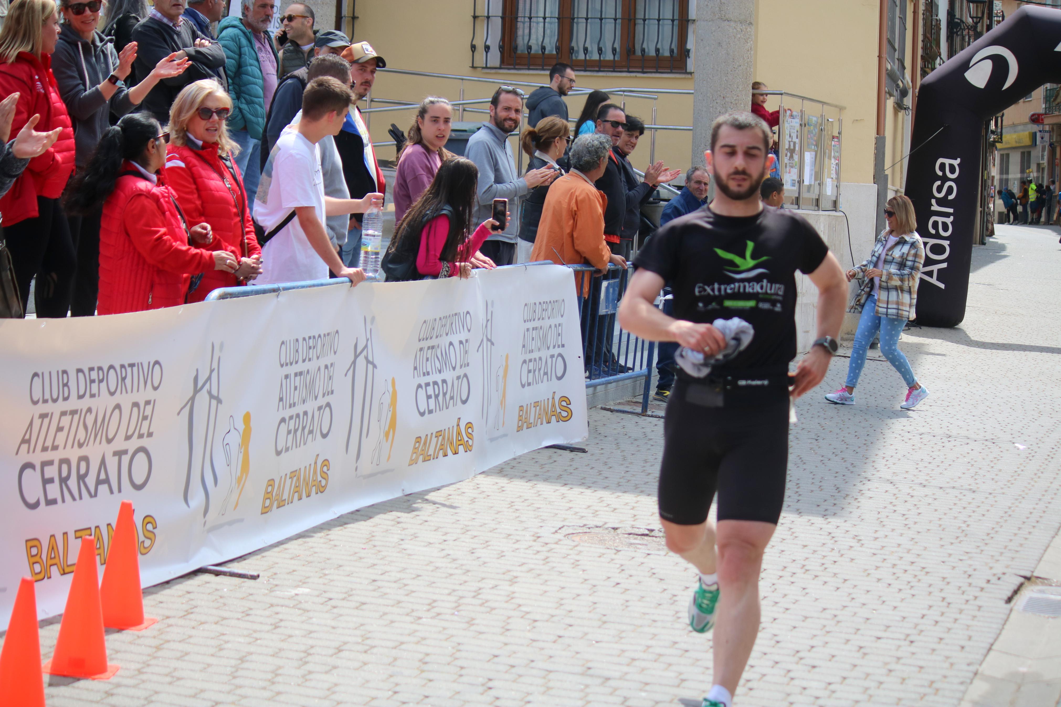 Javier Sangrador y Marta Medina reinan en la XXXVII Media Maratón del Cerrato