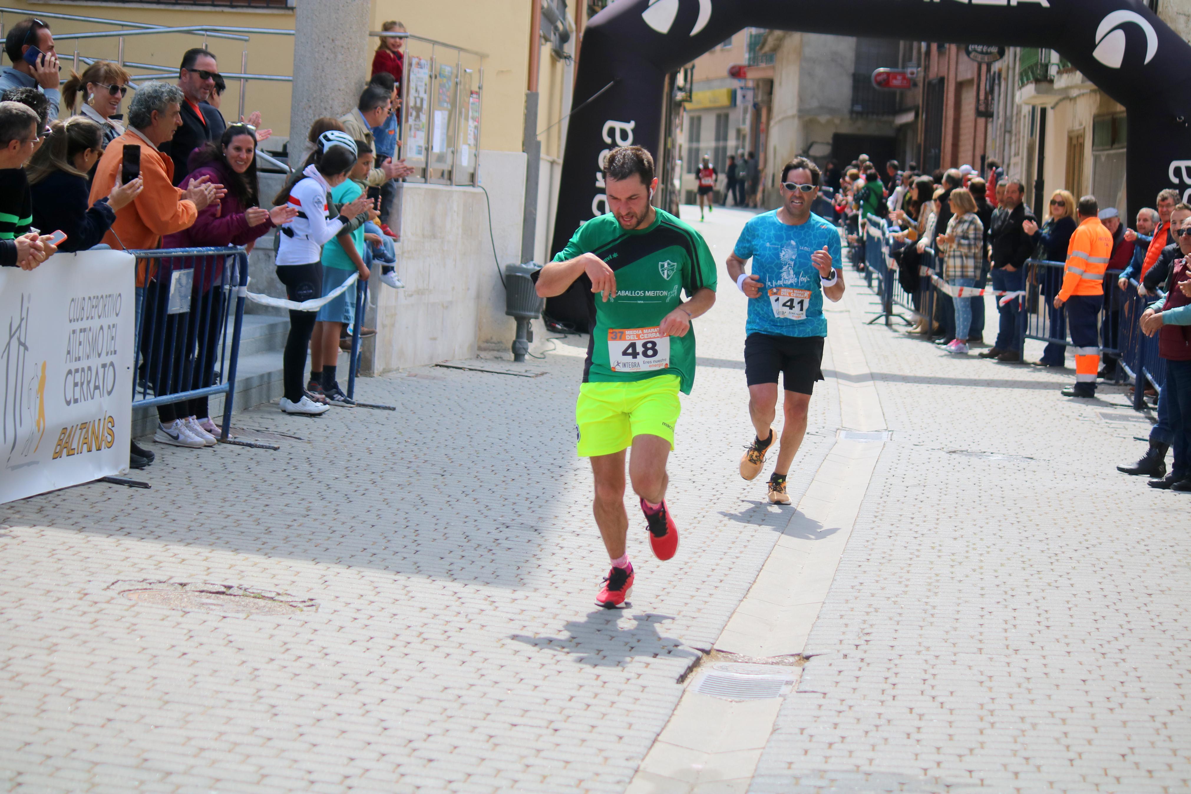 Javier Sangrador y Marta Medina reinan en la XXXVII Media Maratón del Cerrato