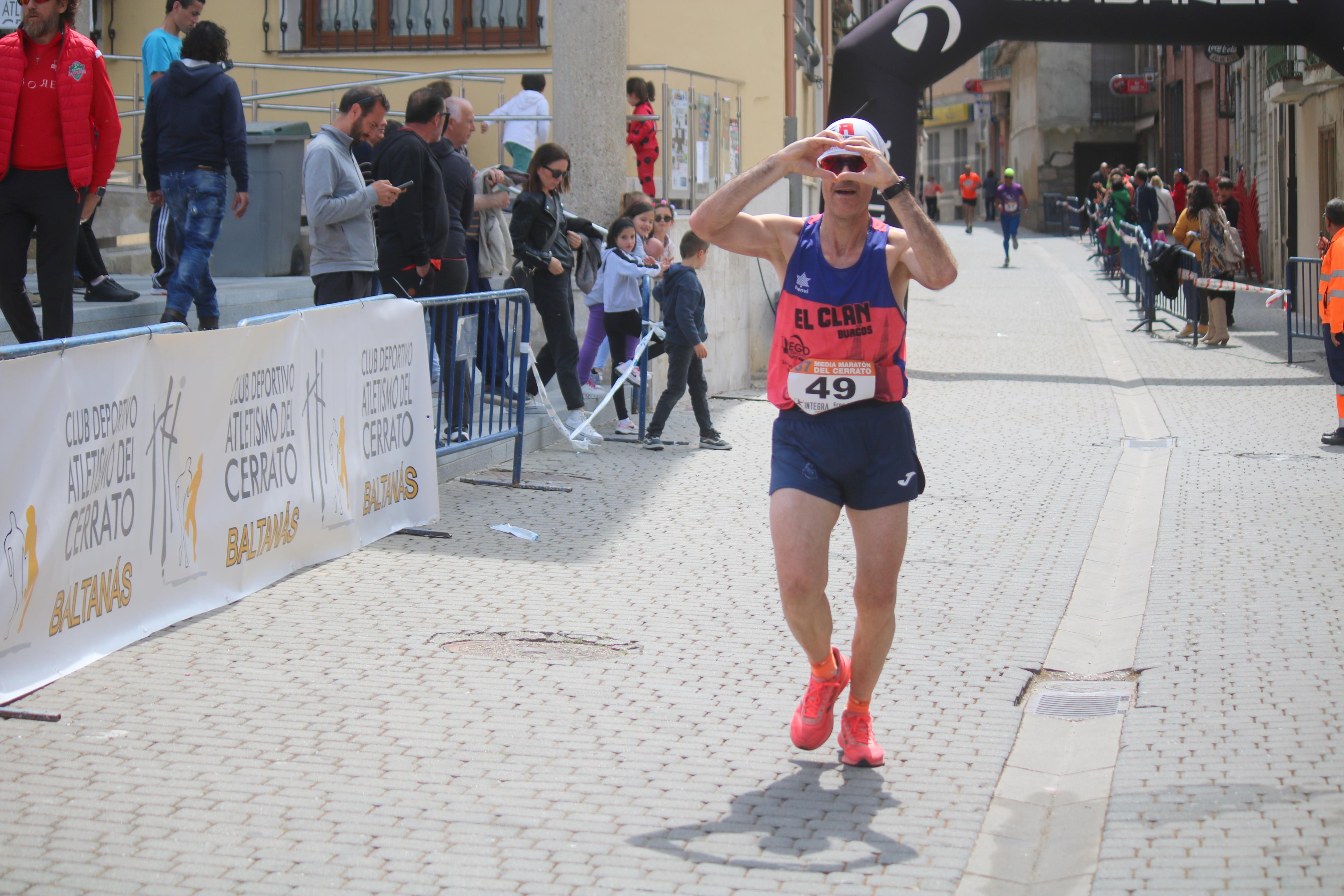 Javier Sangrador y Marta Medina reinan en la XXXVII Media Maratón del Cerrato