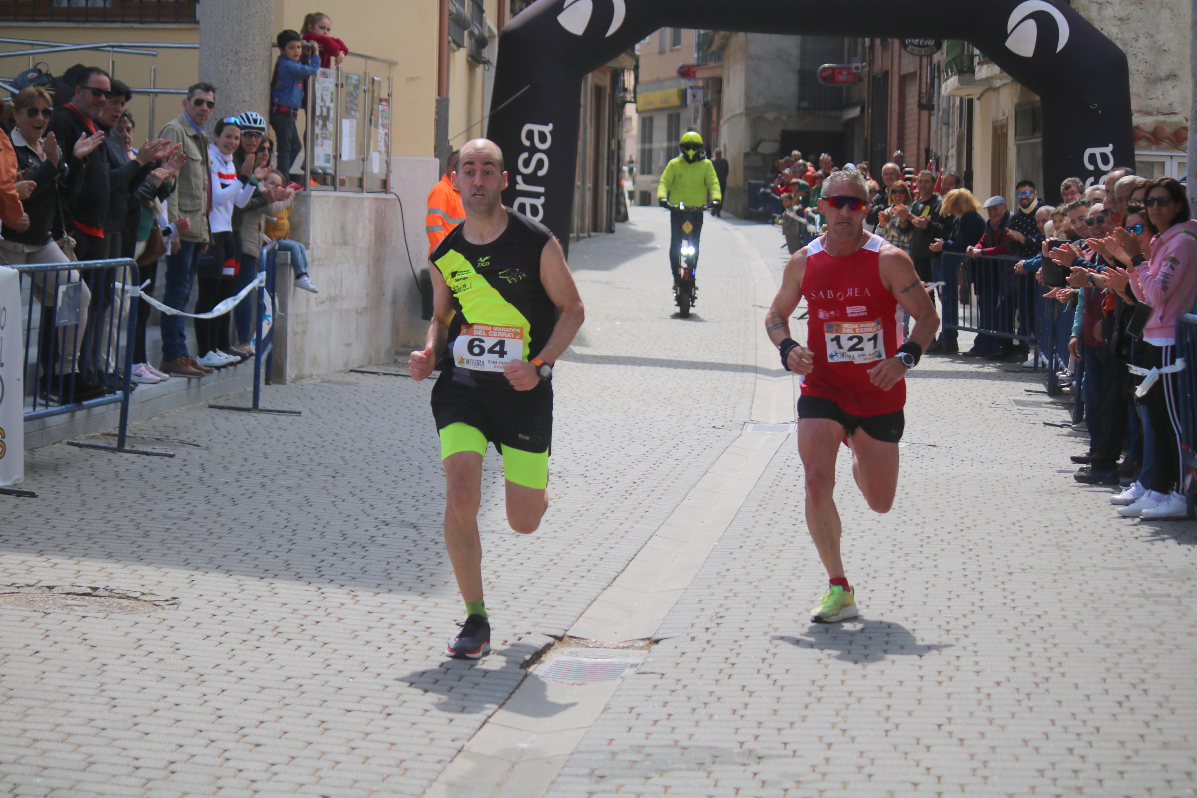 Javier Sangrador y Marta Medina reinan en la XXXVII Media Maratón del Cerrato