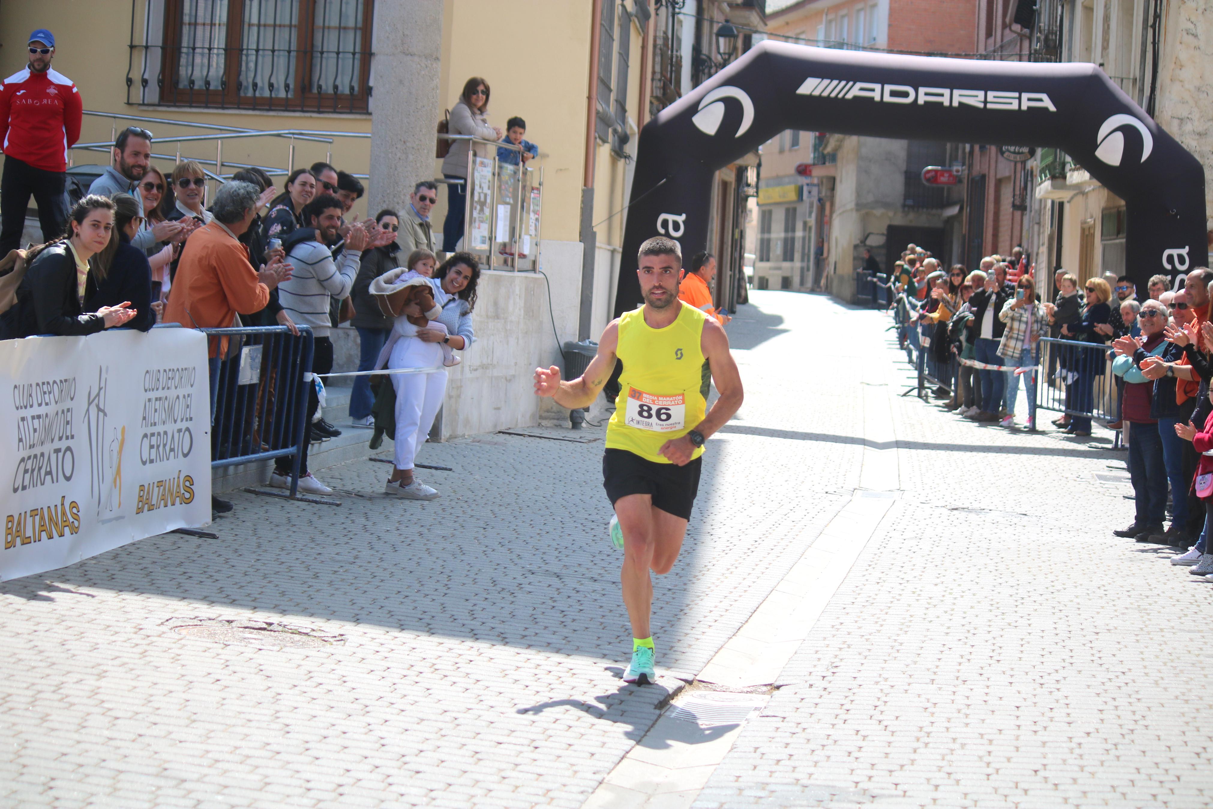 Javier Sangrador y Marta Medina reinan en la XXXVII Media Maratón del Cerrato