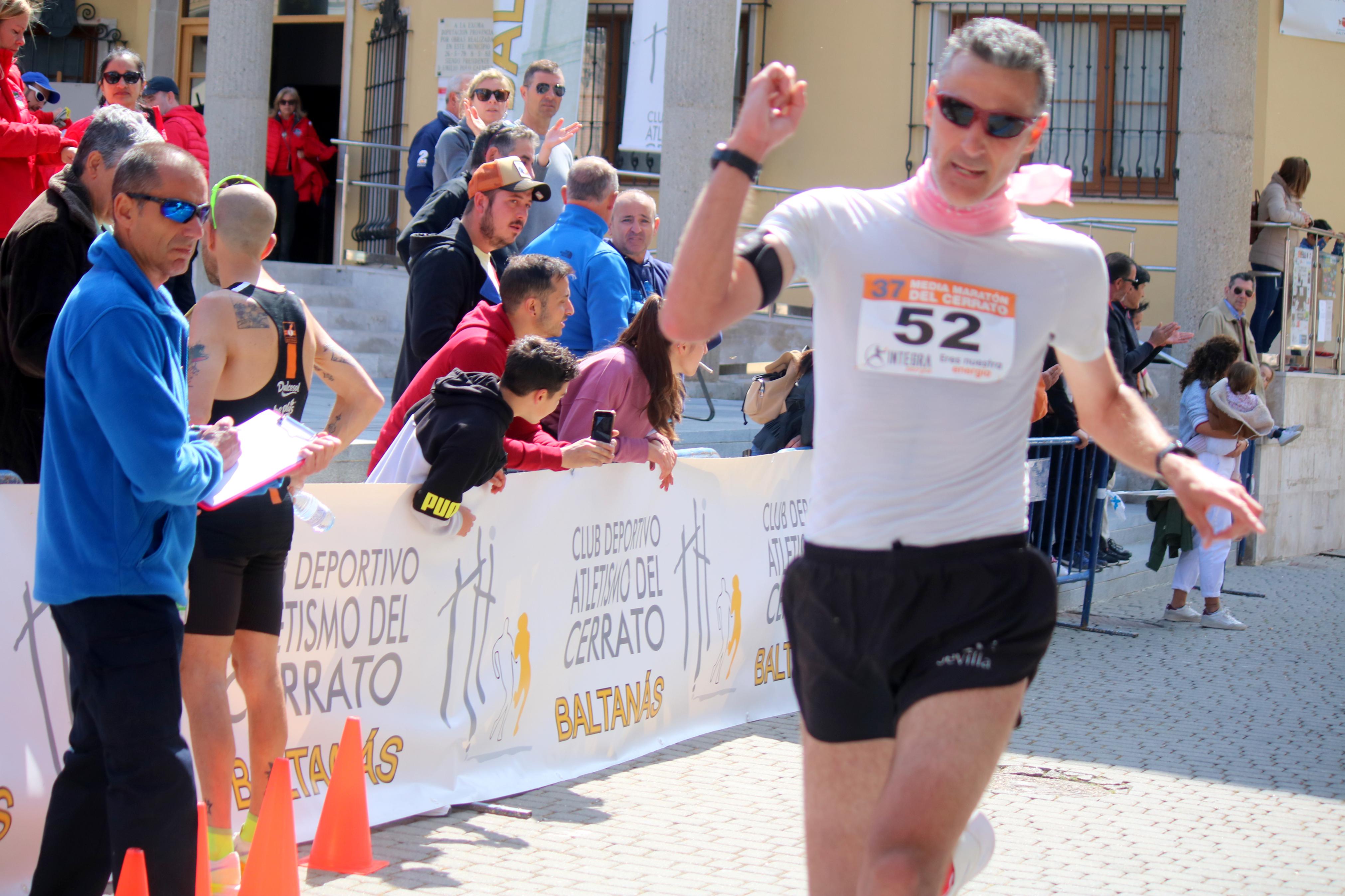 Javier Sangrador y Marta Medina reinan en la XXXVII Media Maratón del Cerrato