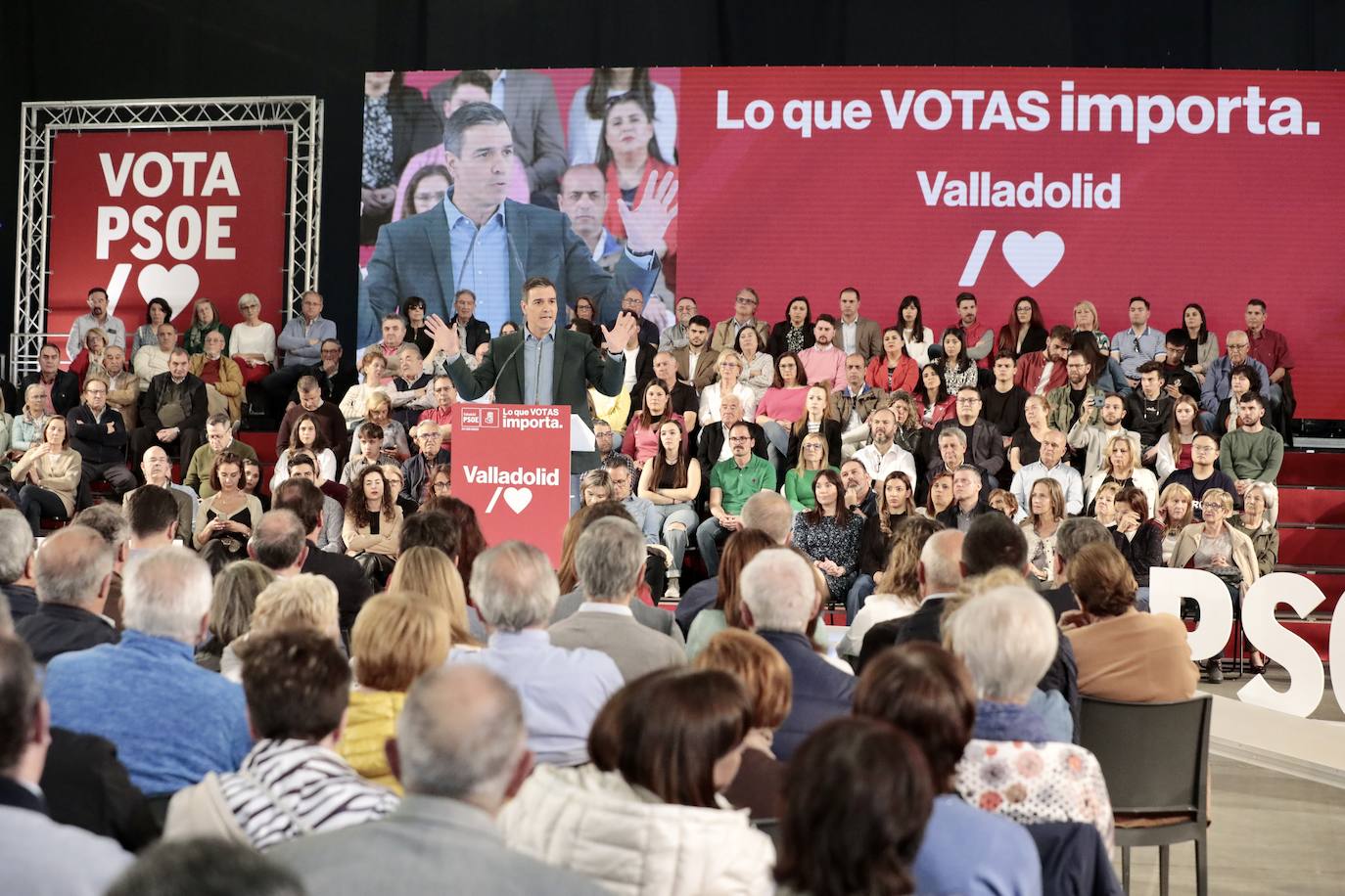 Pedro Sánchez acompaña a Puente en Valladolid (II)