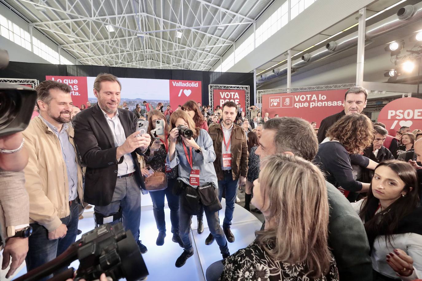 Pedro Sánchez acompaña a Puente en Valladolid (II)