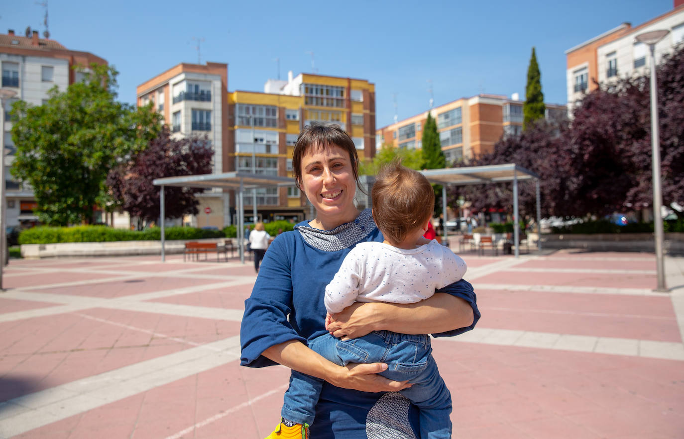 Vanesa Calzada, en la plaza de la Danza.