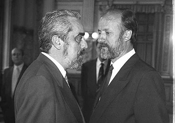 Rodríguez Bolaños y León de la Riva, en 1995, durante el acto de relevo en la Alcaldía de Valladolid