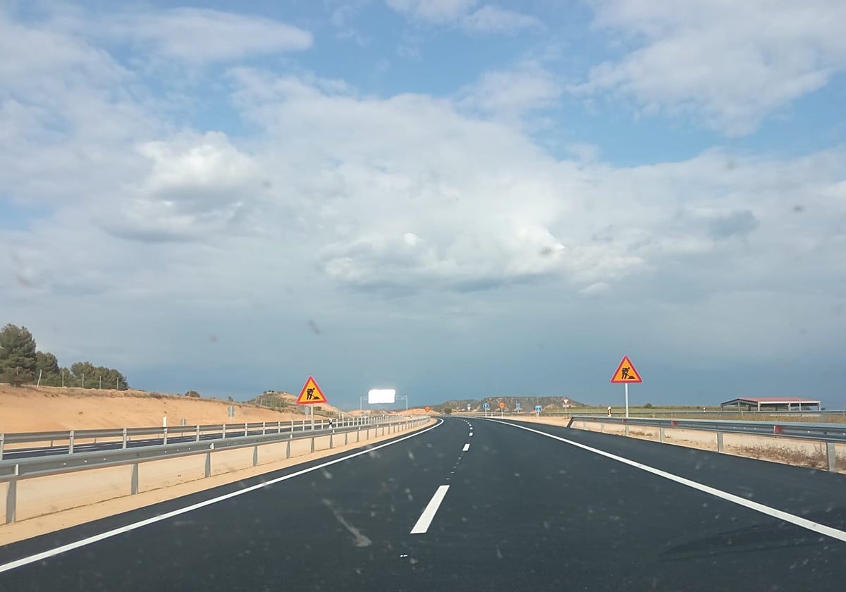 El Gobierno abre un nuevo tramo de la A-11 entre San Esteban y El Burgo