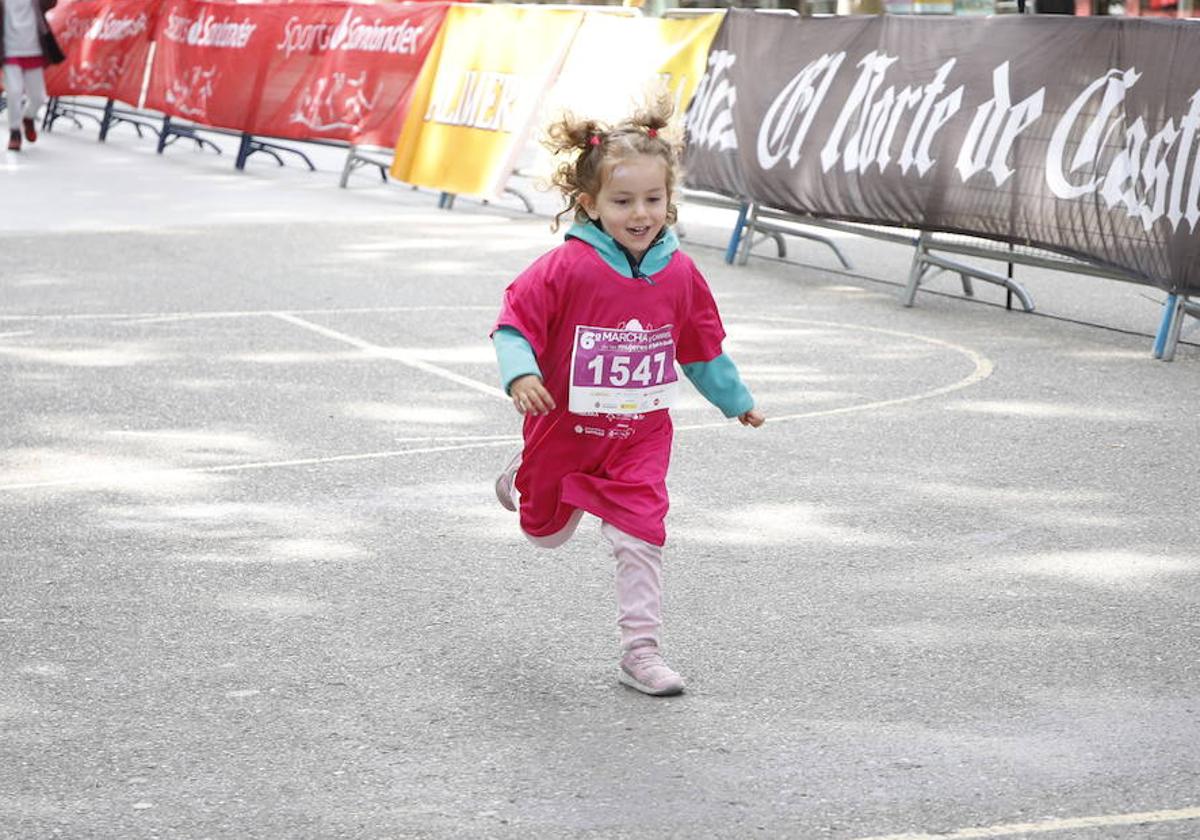 Búscate en las fotos de la VI Marcha y Carrera de las Mujeres (11/13)