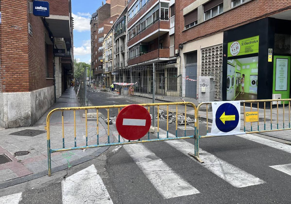 Calle Antonio Maura cerrada al tráfico.