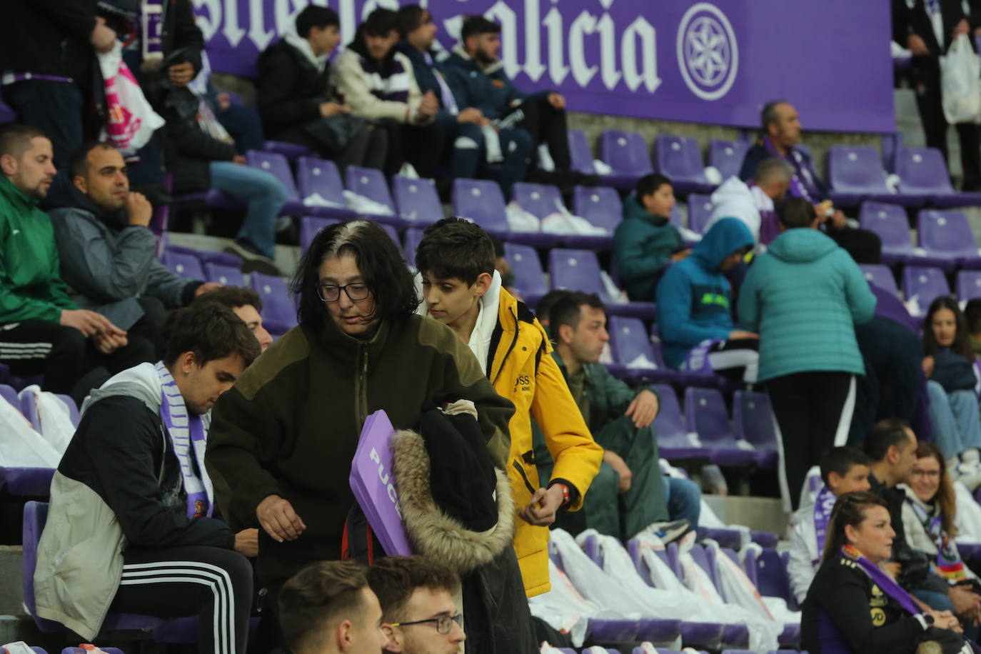 Búscate en la grada del José Zorrilla (1/4)