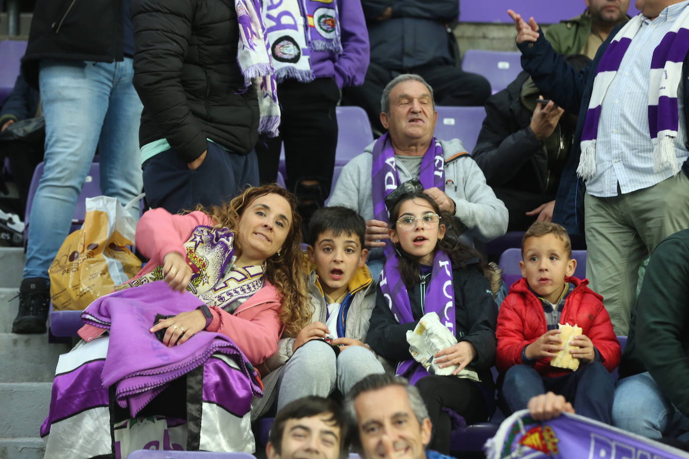 Búscate en la grada del José Zorrilla (1/4)