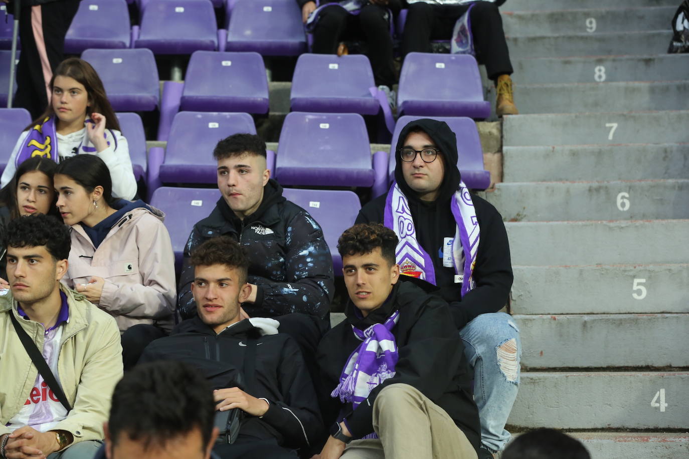 Búscate en la grada del José Zorrilla (1/4)