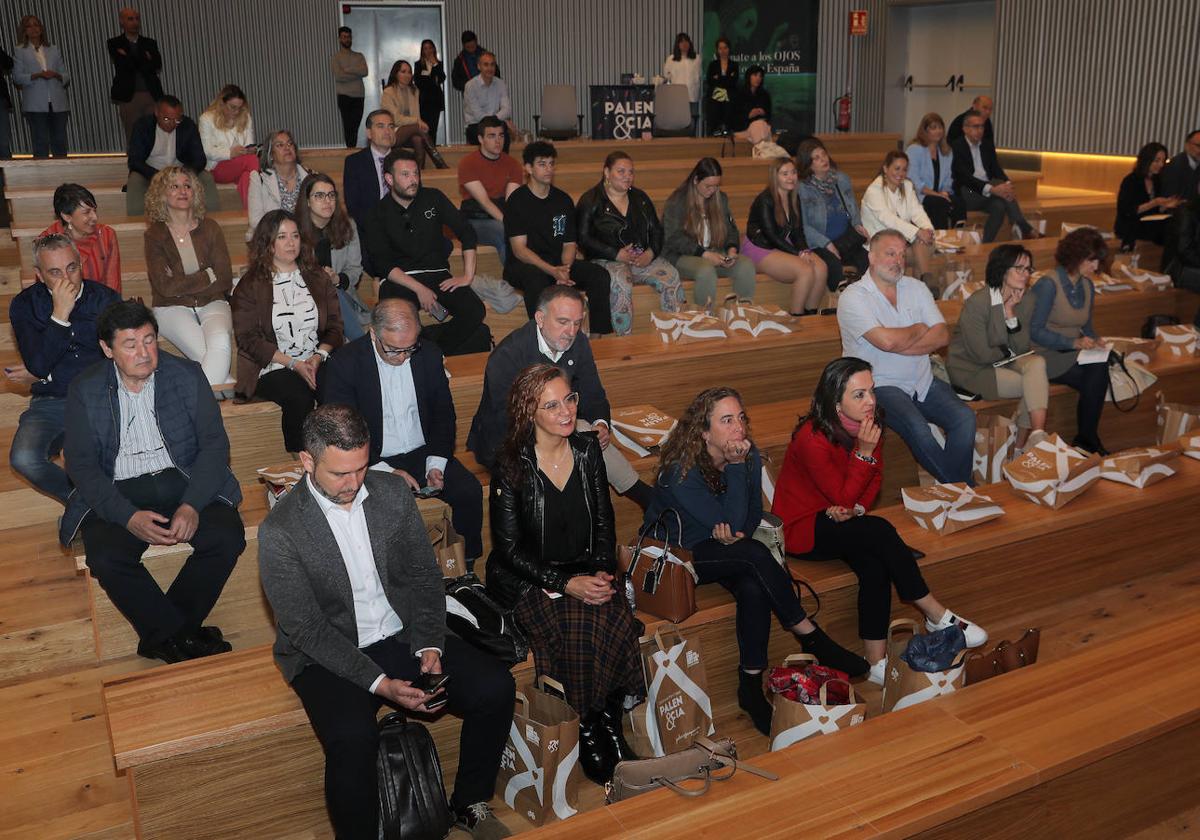 Participantes en el foro sobre turismo urbano.