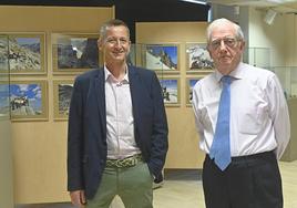 Federico Mendoza y José Antonio Fernández posan en la exposición.