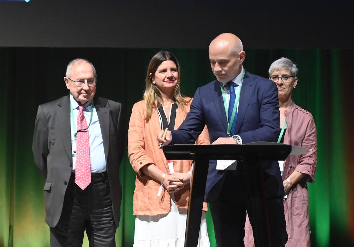 Jose Luis Bonet, Macarena Letelier, Carmen Guil y Víctor Caramanzana, en la firma.