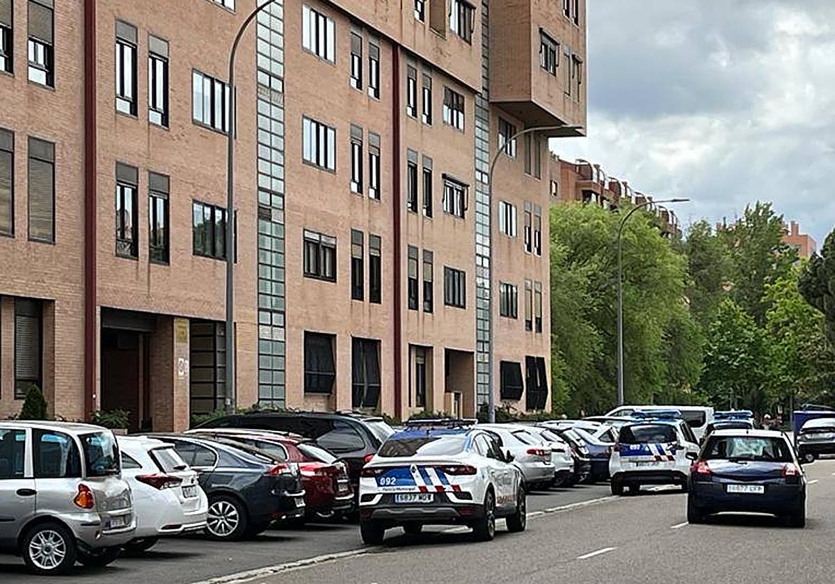 Presencia policial en la calle Gavilla, lugar del suceso.