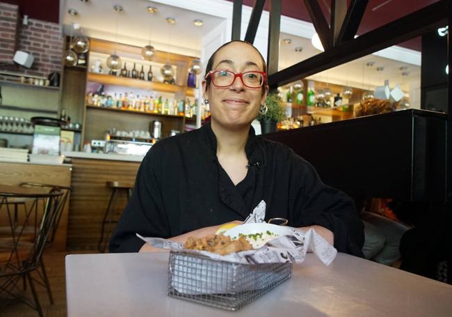 Begoña Escudero y sus rabas con alioli de ajo blanco