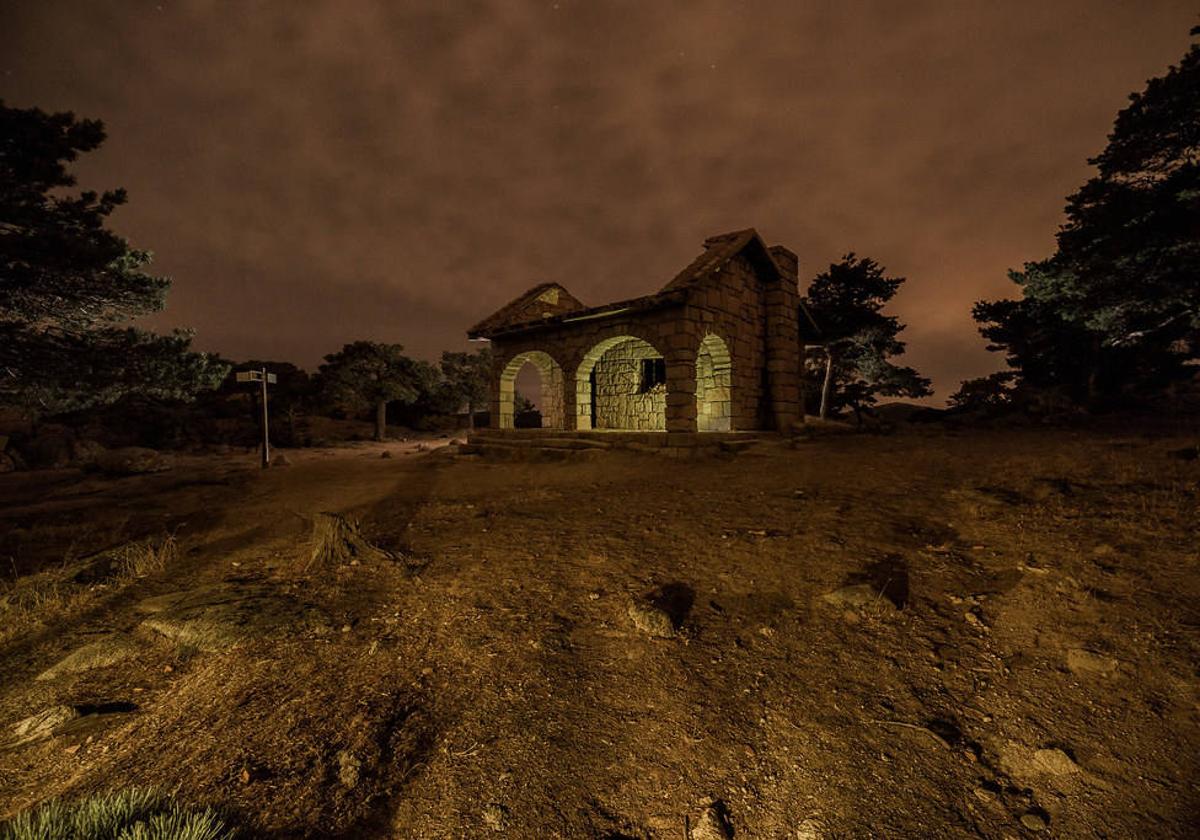 Refugio de la Naranjera, en la vertiente noroeste de la Sierra de Guadarrama.