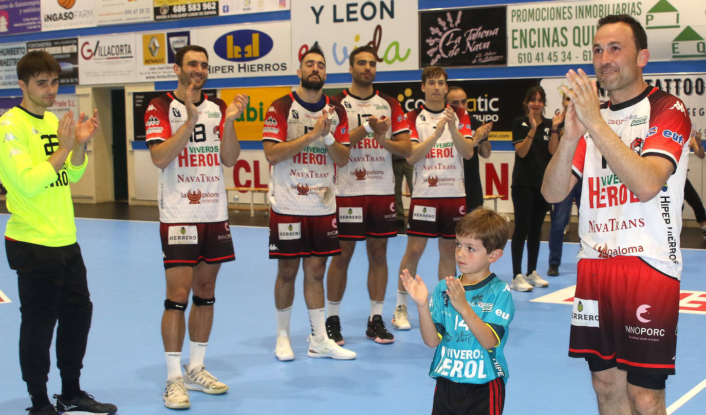 Despedida de Carlos Villagrán, eterno capitán del Balonmano Nava