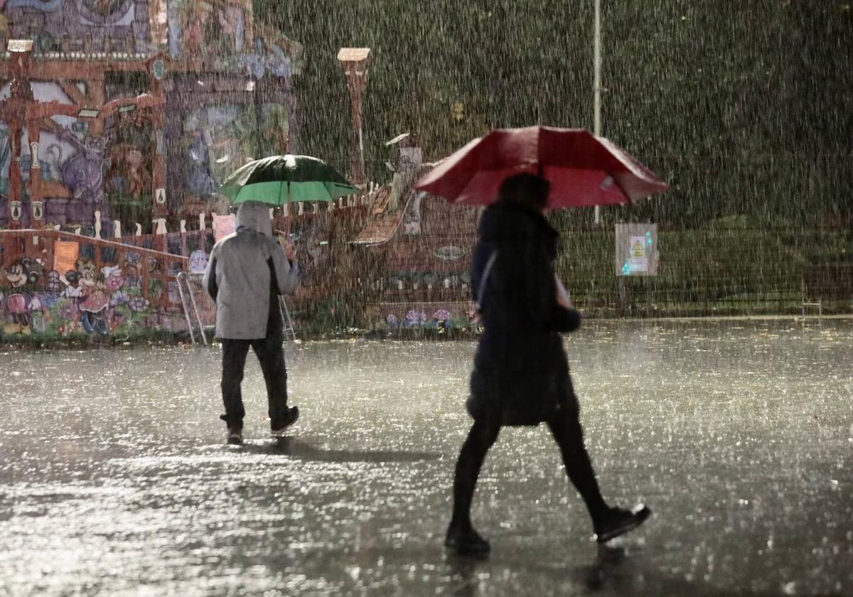 Imagen de archivo de una tormenta en la Plaza Zorrilla.