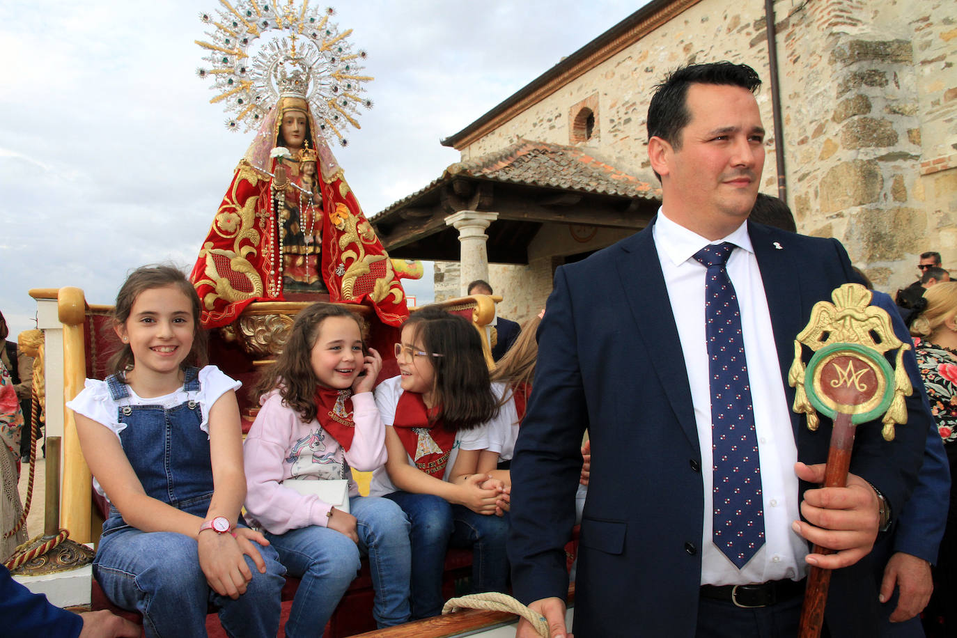 Fervor por la Virgen del Bustar