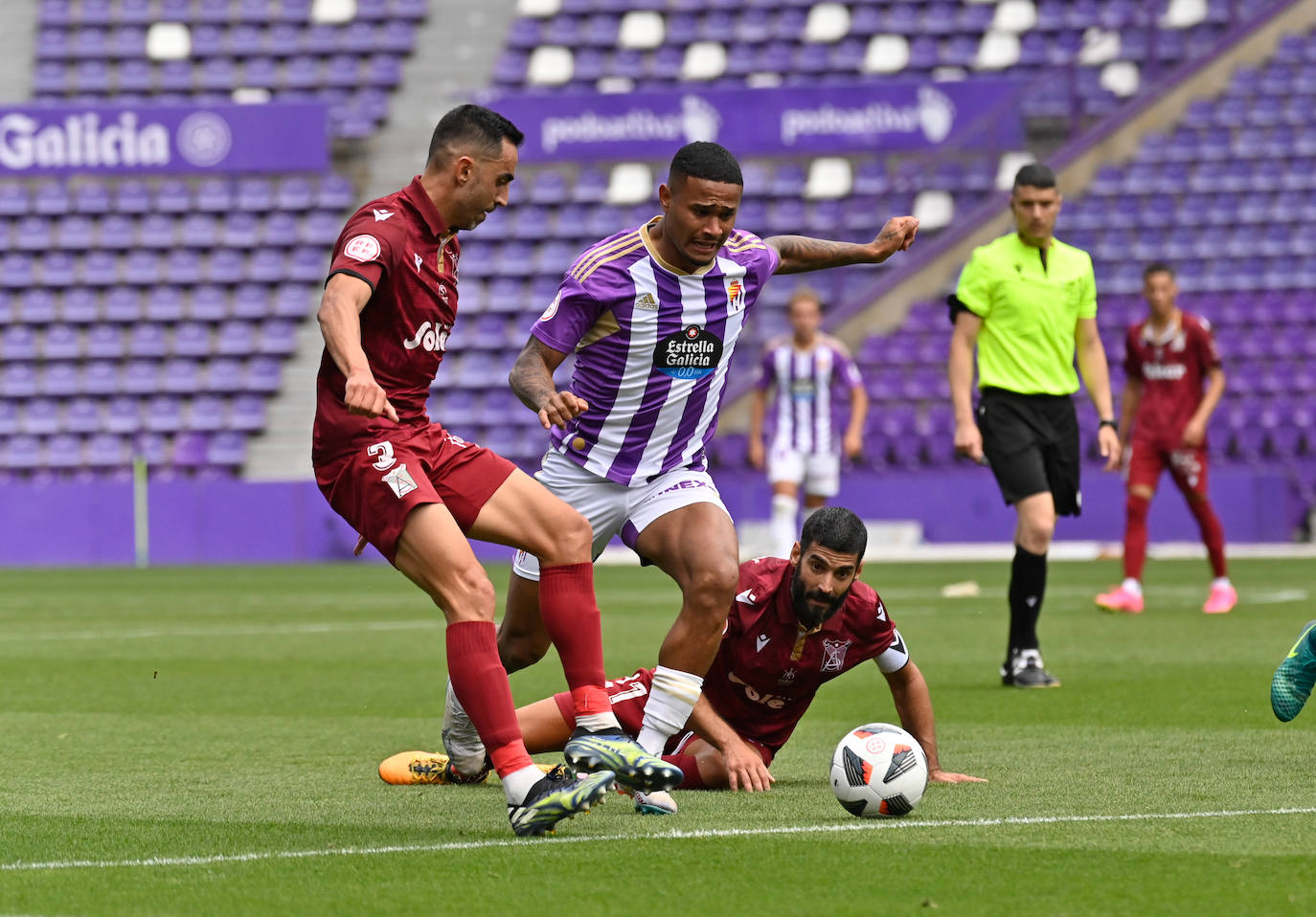 La decepción de los jugadores del Real Valladolid Promesas