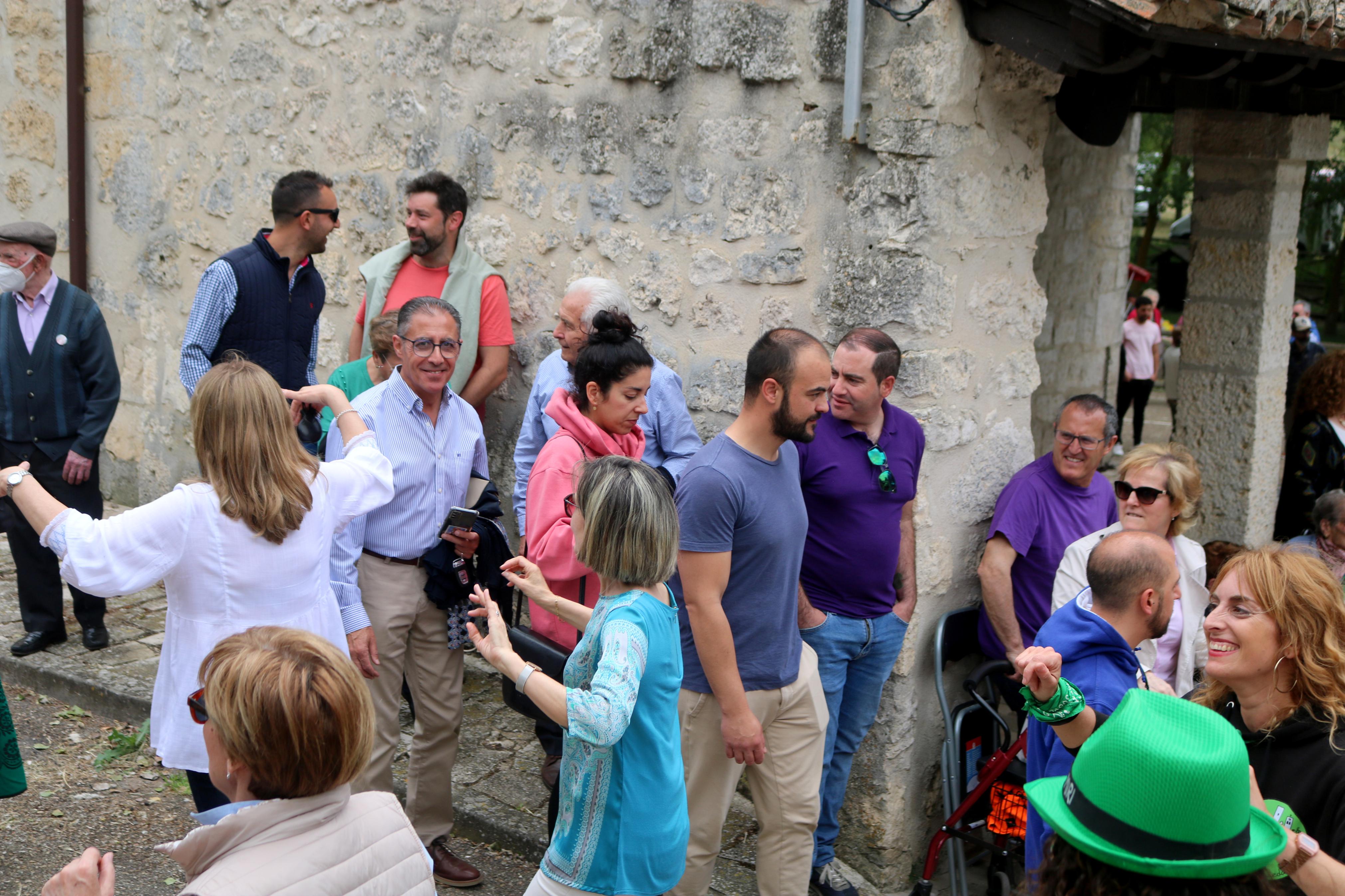 Antigüedad danza en honor a la Virgen de Garón