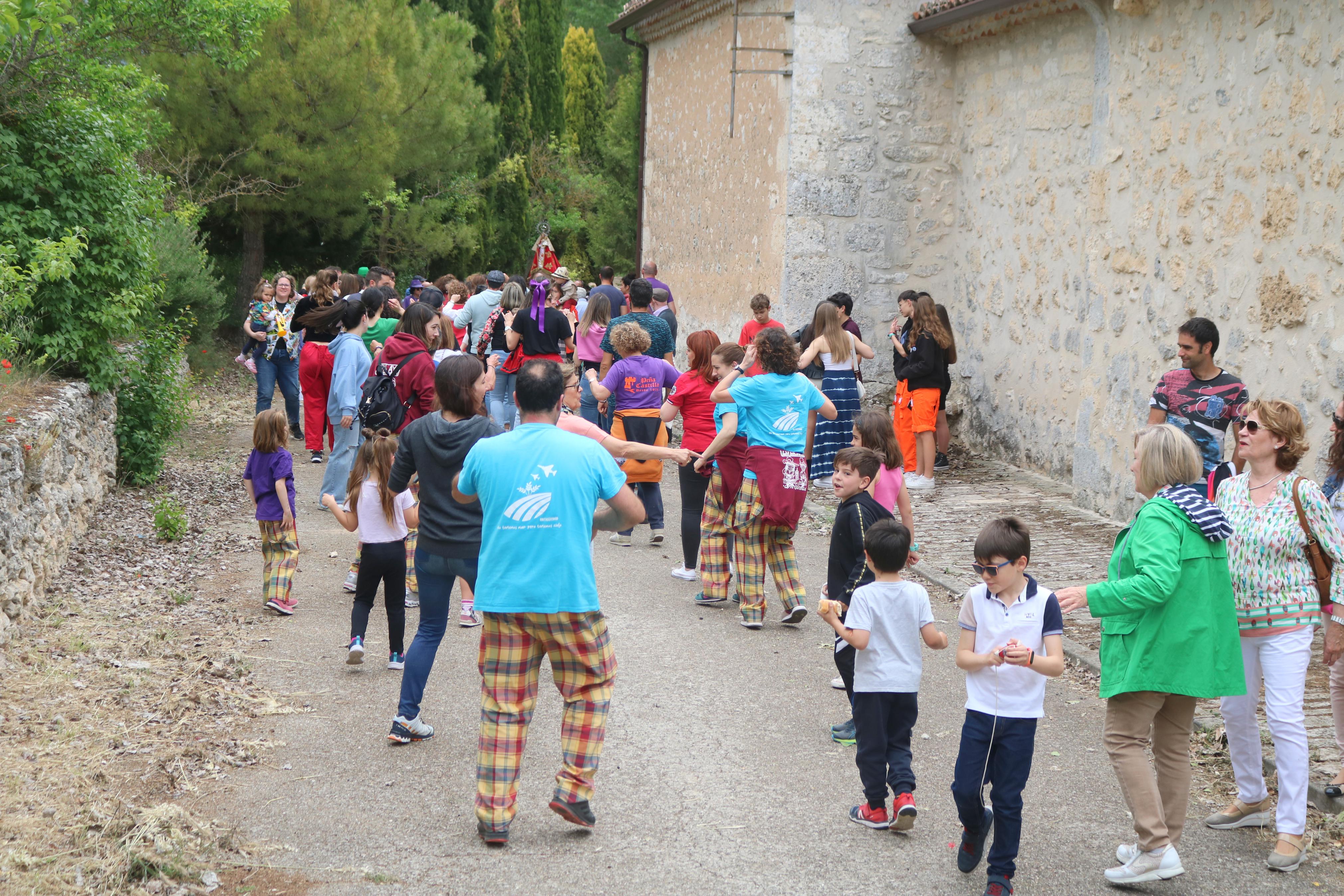 Antigüedad danza en honor a la Virgen de Garón