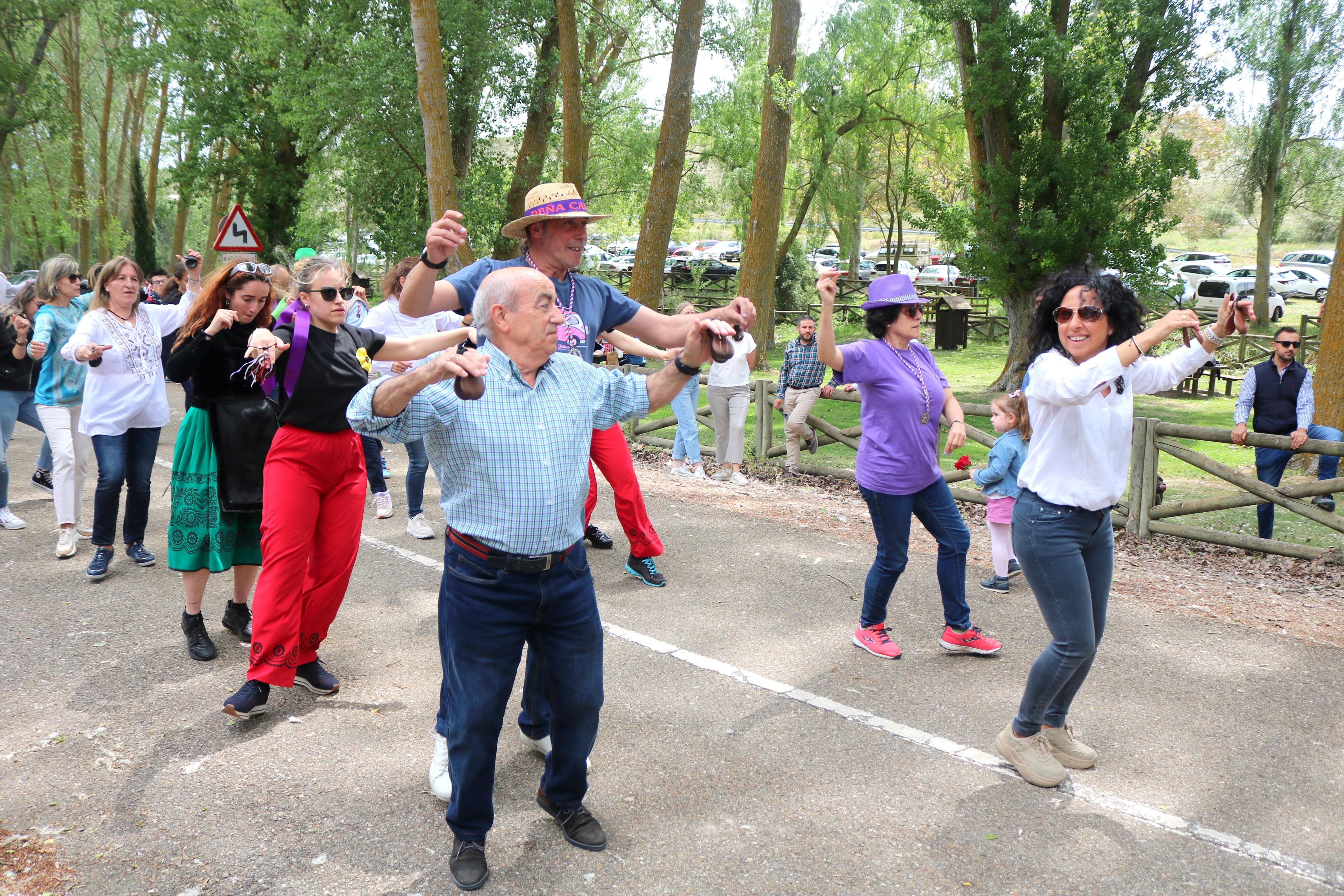 Antigüedad danza en honor a la Virgen de Garón
