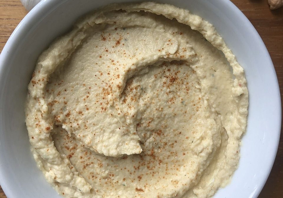 Hummus de garbanzos casero cremoso y sano