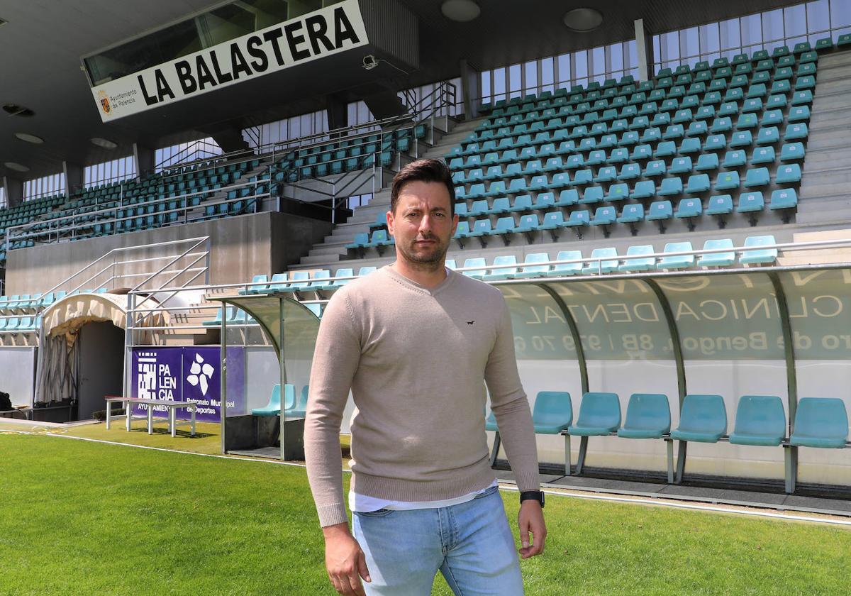 El nuevo técnico del Palencia Cristo, Carlos Doyague, este martes en La Balastera.