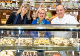 Cristina, Nines y Enrique, de izquierda a derecha, los hermanos Cubero.