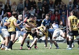 Imagen de un partido entre el VRAC y Aparejadores de esta campaña.