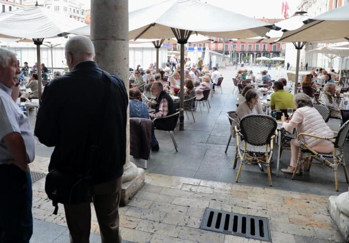 Terraza en la Plaza Mayor de Valladolid.